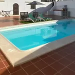 Oasis House דירה